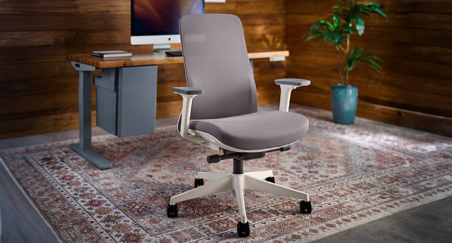 White Bolan Ergonomic Chair with low cylinder option for petite users