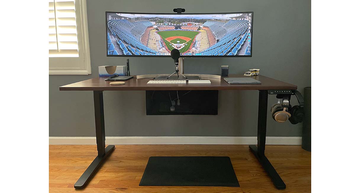 Walnut Laminate UPLIFT V2 Standing Desk