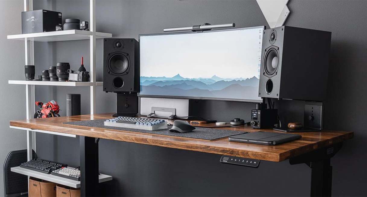 Saman Butcher Block UPLIFT V2 Standing Desk