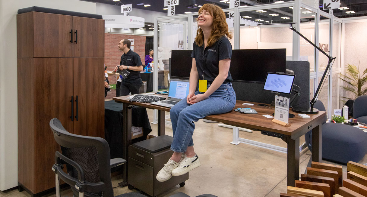 Uplift desk on sale customer service