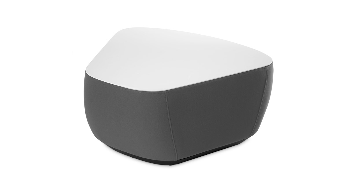Dillo Wedge Table